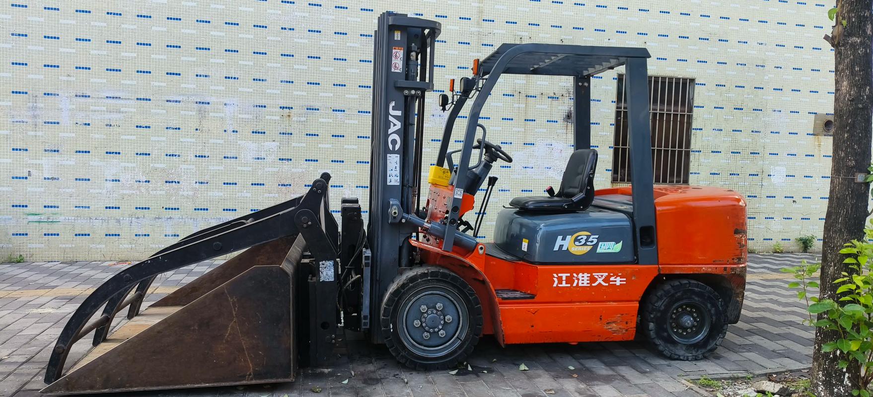 準(zhǔn)新叉車撿漏指南 2023年出廠、僅用700多小時(shí)，怎么挑怎么買